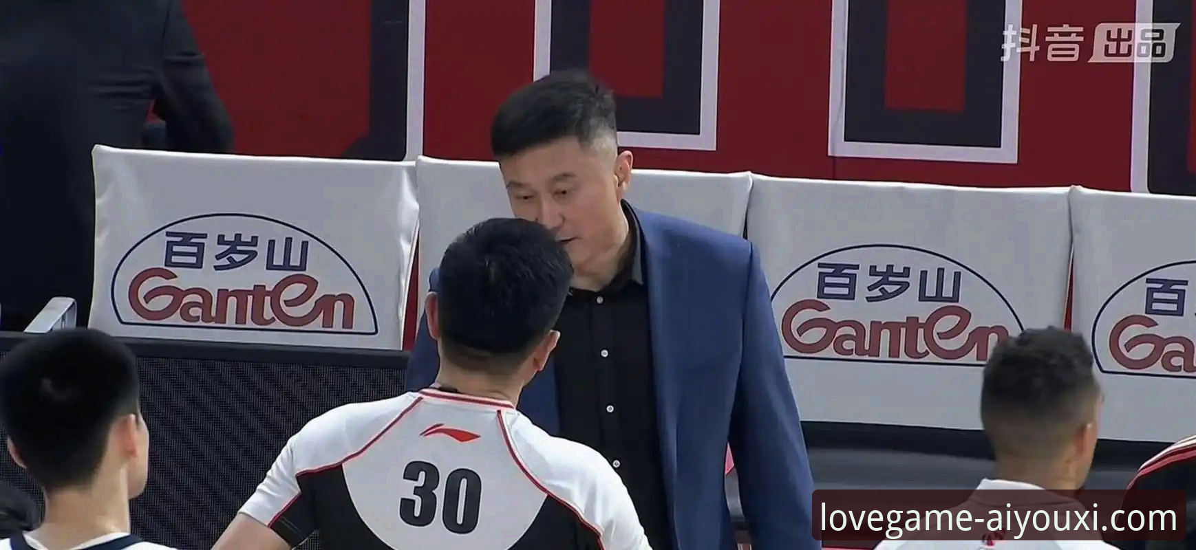 爱游戏下载 中国男篮91-81力克澳大利亚 vs 10人残阵:新星崛起与平台观赛体验的全面对比